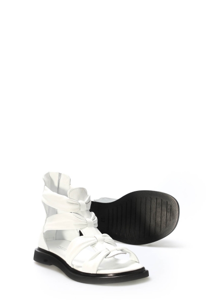 Tugerdi Beyaz İçi Dışı Hakiki Deri Siyah Hafif Taban Kaliteli Kadın Sandalet TG09124261526