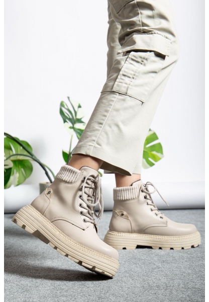 Krem Cilt Bağcıklı Yüksek Taban Kadın Bot