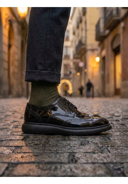 Tugerdi Siyah Rugan Lüks Brouge Siyah Taban Yeni Sezon Bağcıklı Klasik Erkek Ayakkabı TGE230153