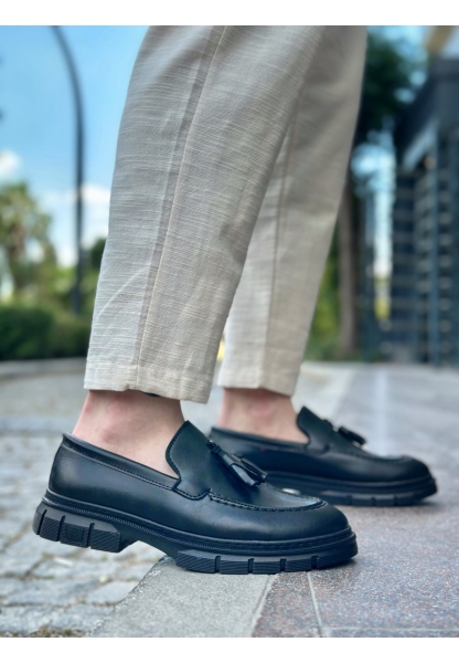 Tugerdi Siyah Püsküllü Hafif Siyah Taban Klasik Casual Erkek Ayakkabı TGE230390