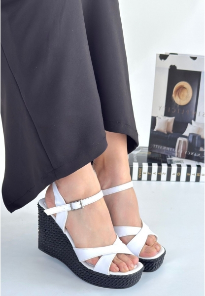 TGE Shoes Minna Beyaz Cilt Dolgu Topuk Sandalet